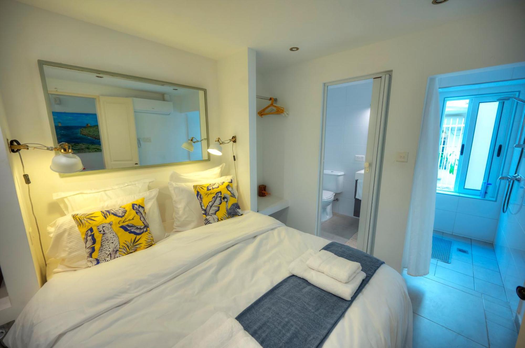 Seaview Sliema 30 Seconds To High Street & Ferry, 2X Double En-Suite Bedrooms, Modern Whole Traditional Townhouse, Kitchen, Living Area, & Roof Terrace Buitenkant foto